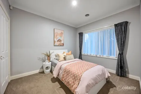 Property photo of 6 Comic Court New Gisborne VIC 3438