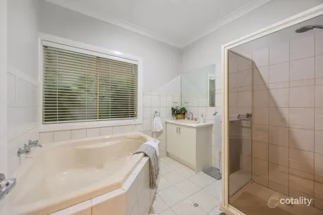 Property photo of 6 Comic Court New Gisborne VIC 3438