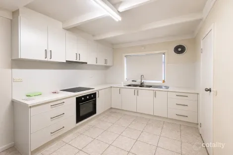 Property photo of 62 Avondale Avenue St Albans VIC 3021