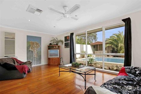 Property photo of 31 Madigan Crescent Mill Park VIC 3082