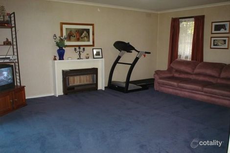 Property photo of 10 Curtis Court Cranbourne VIC 3977