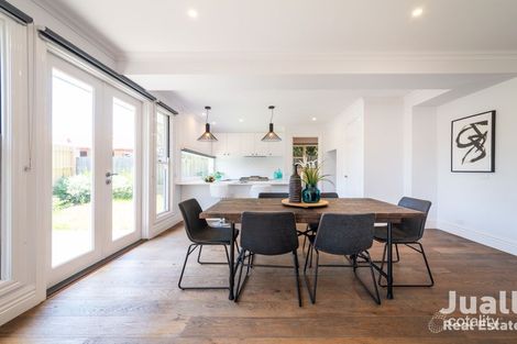 Property photo of 2/7 Nestor Grove Blackburn North VIC 3130