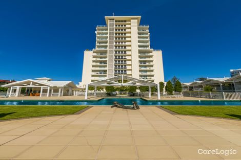 Property photo of 102/212-214 Marine Parade Labrador QLD 4215