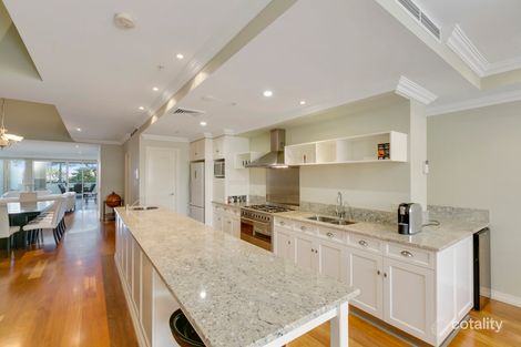 Property photo of 102/212-214 Marine Parade Labrador QLD 4215