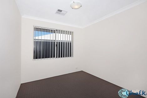 Property photo of 7 Bottlenose Circuit Waikiki WA 6169