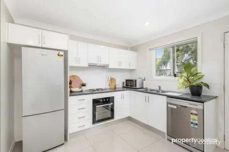 Property photo of 28 Valleyview Crescent Werrington Downs NSW 2747