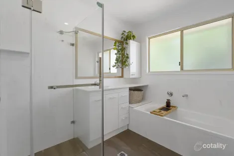 Property photo of 3/10 Adrian Place Wishart QLD 4122