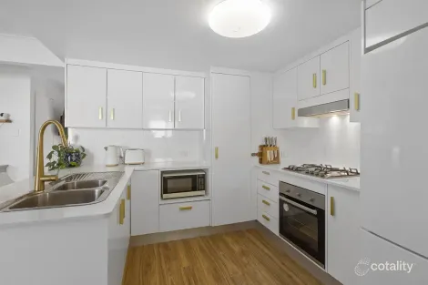 Property photo of 3/10 Adrian Place Wishart QLD 4122