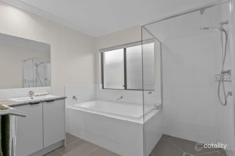 Property photo of 6 Condamine Way Plainland QLD 4341