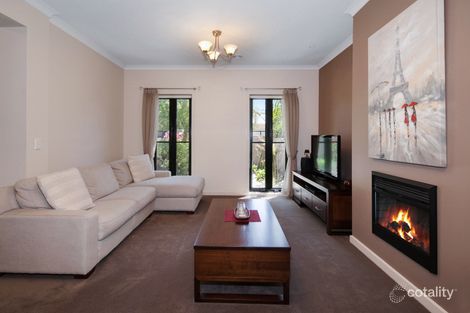 Property photo of 2 St Robbins Avenue Lake Gardens VIC 3355