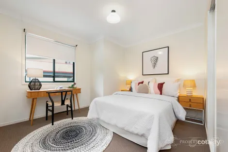 Property photo of 2/22 Cameron Street Fairfield QLD 4103