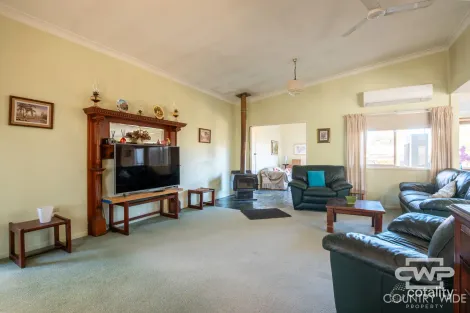 Property photo of 40 Abercrombie Street Guyra NSW 2365