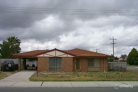 22 Strawberry Dr, Seville Grove, WA 6112