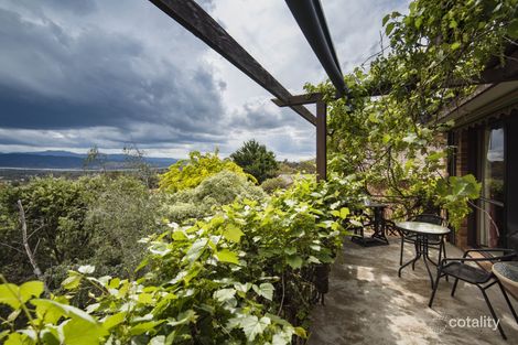 Property photo of 28 Appel Crescent Fadden ACT 2904