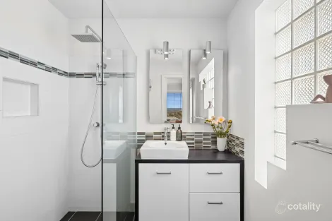 Property photo of 4 Townview Court Leopold VIC 3224