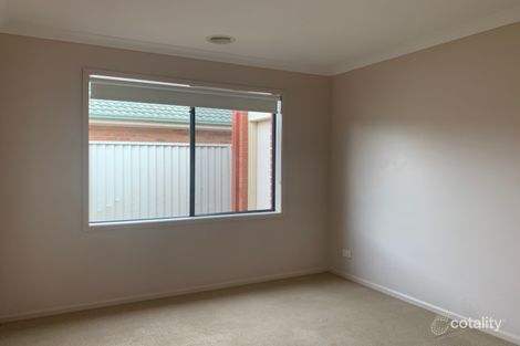 Property photo of 65 Oaklands Way Pakenham VIC 3810