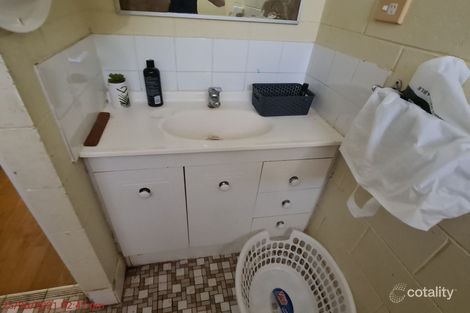 1/9 Sandown Cl, Woree, QLD 4868