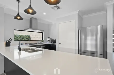 Property photo of 163 Clementine Boulevard Treeby WA 6164