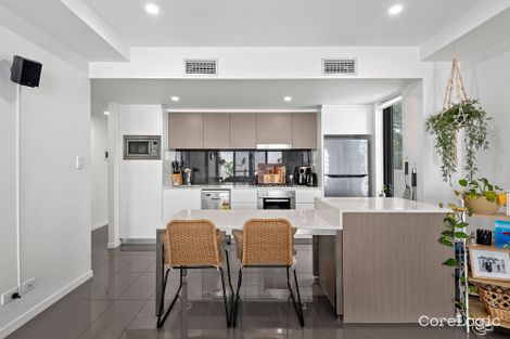 Property photo of 1/35 Clarence Road Indooroopilly QLD 4068