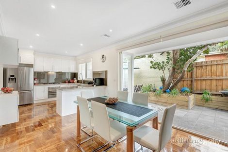 Property photo of 2/60 Winton Road Ashburton VIC 3147