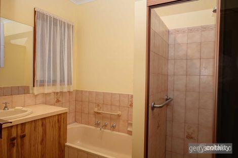 Property photo of 3 Elwin Court Horsham VIC 3400