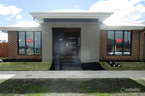 Property photo of 43 Matrix Circuit Craigieburn VIC 3064