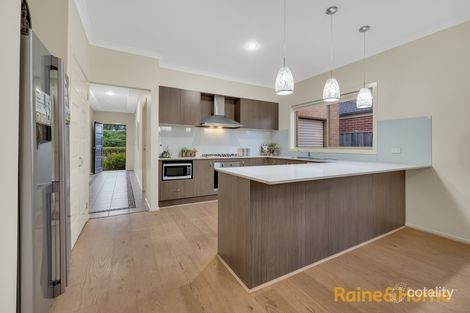 Property photo of 32 Spearwood Rise Cranbourne West VIC 3977