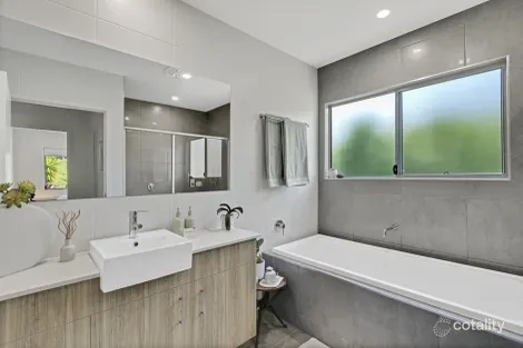 Property photo of 2/7 Moss Day Place Burnside QLD 4560