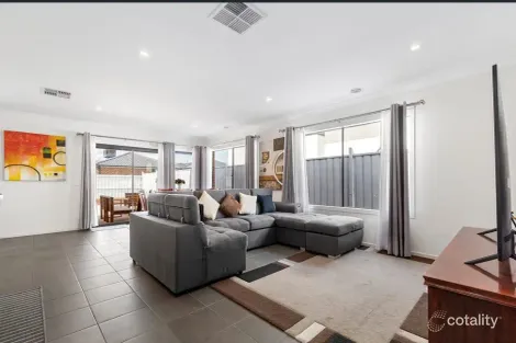 40 Wavell Pde, Fraser Rise, VIC 3336