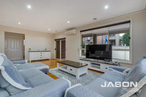 Property photo of 72 Lakeside Drive Roxburgh Park VIC 3064