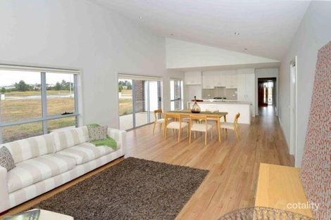 Property photo of 19 Half Moon Crescent Indented Head VIC 3223