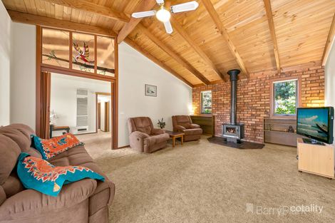 Property photo of 4 Vine Court Narre Warren VIC 3805