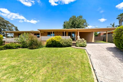 Property photo of 4 Vine Court Narre Warren VIC 3805