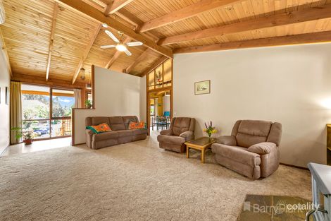 Property photo of 4 Vine Court Narre Warren VIC 3805