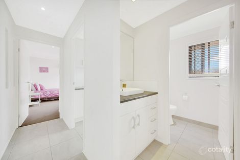 Property photo of 3 Wanda Drive Boyne Island QLD 4680