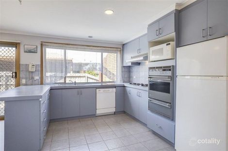 Property photo of 2 Earling Close Wyndham Vale VIC 3024