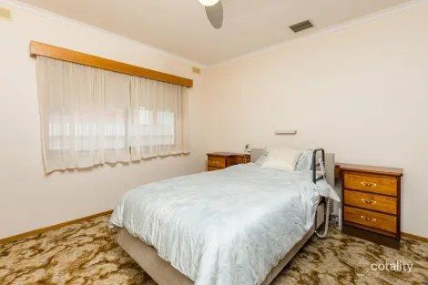 Property photo of 11 Kurrajong Street Red Cliffs VIC 3496