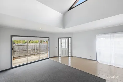 Property photo of 1/86 Hogans Road Hoppers Crossing VIC 3029