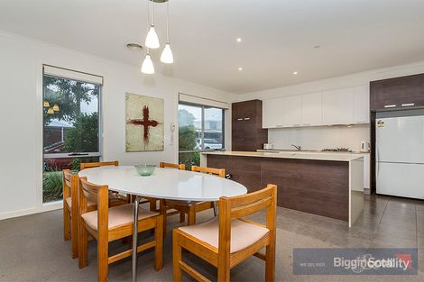 Property photo of 71 Ringtail Circuit Maidstone VIC 3012