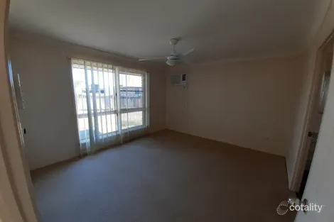 Property photo of 33 Seonaid Place Gracemere QLD 4702