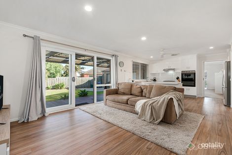 Property photo of 14 Sash Close Carrum Downs VIC 3201
