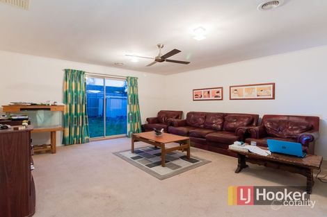 Property photo of 5 Howe Way Cranbourne East VIC 3977