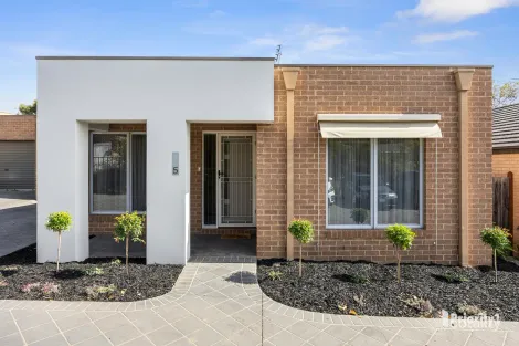 Property photo of 5/7A Curtin Street Kennington VIC 3550