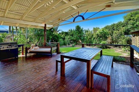 17 Lesley Ave, Miami, QLD 4220