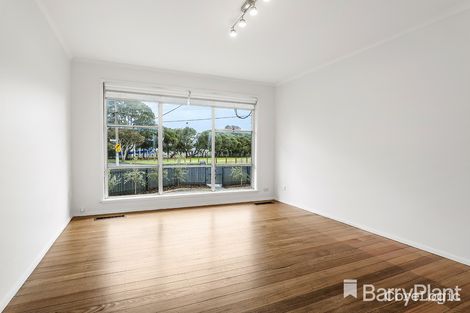 Property photo of 1 Longleaf Street Frankston North VIC 3200