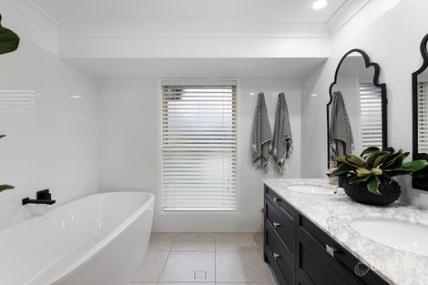 Property photo of 17 Jacana Crescent Flinders View QLD 4305