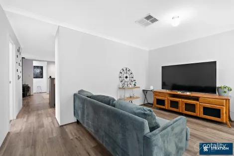 Property photo of 29 Milano Loop Seville Grove WA 6112