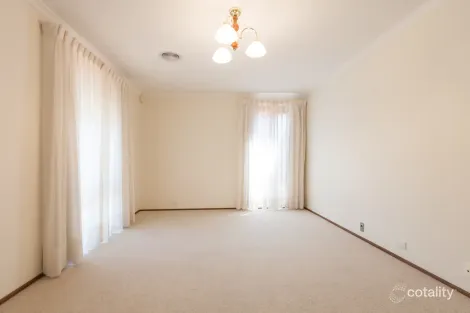 Property photo of 61 Summerville Crescent Florey ACT 2615