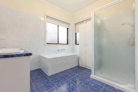 Property photo of 28 Grassy Point Road Cairnlea VIC 3023
