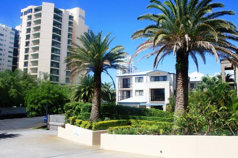 1/38 Labrador St, Labrador, QLD 4215